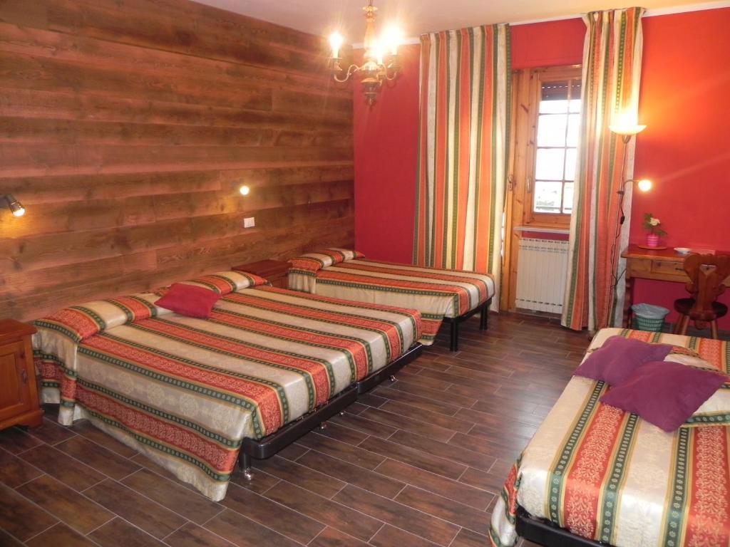 Hotel Trois Etoiles Entracque Rom bilde