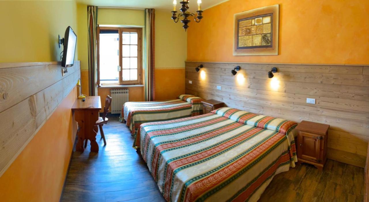 Hotel Trois Etoiles Entracque Eksteriør bilde